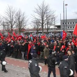 Almanya'da 'Teröre Karşı Birlik' yürüyüşü