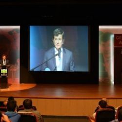 Davutoğlu: Rüyaları olmayanlar utansın