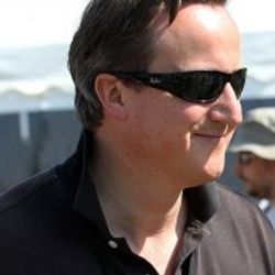 Muhalefetten Cameron’a telekulak tepkisi