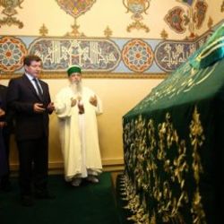 Başbakan Hacı Bektaş-ı Veli Türbesi’ni ziyaret etti