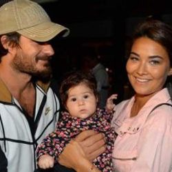 Gizem-Hakan Hatipoğlu açılışa bebekle geldi