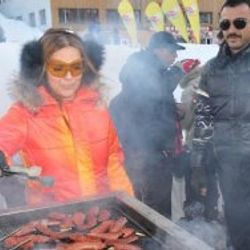 Demet Akalın'dan İbrahim Tatlıses'in zeytin dalına çağrı