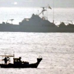 Yunan botu Türk denizaltısını görünce kaçtı İZLE