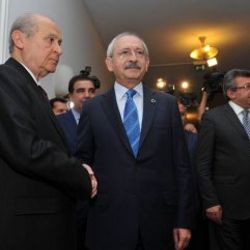Bahçeli'den kadın muhabire fırça