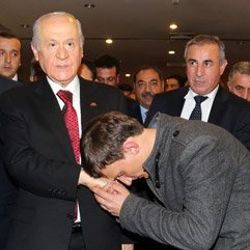 Devlet Bahçeli'ye Elazığ'da davullu zurnalı karşılama