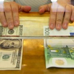 Serbest piyasada döviz açılışı