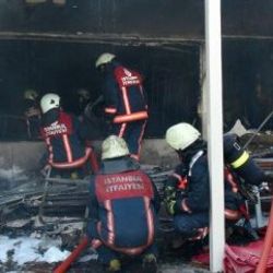 Eyüp'te tadilatta olan öğrenci yurdunda yangın çıktı