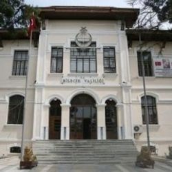 Bilecik'te bir öğretmen şube müdürünün laptopunu çaldı