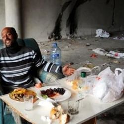 Antalyalı adam ceset başında çilingir sofrası kurdu