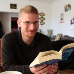 Katliamdan kurtulan Norveçli müslüman oldu İZLE