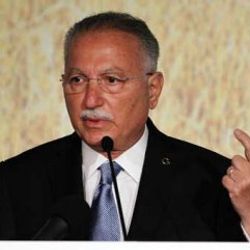Ekmeleddin İhsanoğlu Nusret'te görüntülendi