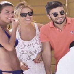 Özlem Yıldız ve Ece Erken'in Çeşme buluşması
