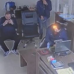 Cebindeki elektronik sigara patladı
