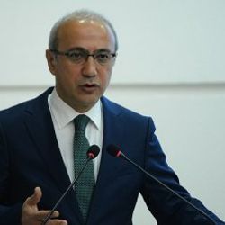 Lütfi Elvan: Yerli cep telefonu sayısı 8 kat arttı