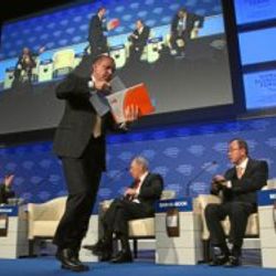 Davos'tan Başbakan'a davet: Gel artık