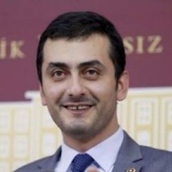 CHP'li vekil Cem Yılmaz'ın Atatürk paylaşımını beğendi
