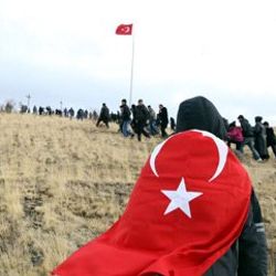 Erzurumlu dağcılardan Ecdada Saygı nöbeti