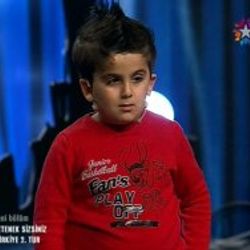 Yetenek Sizsiniz jürisinin yeni eğlencesi Yusuf - Video