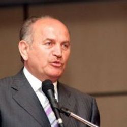 Kadir Topbaş: Metrobüs geçici çözümdür