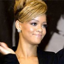 Rihanna İstanbul'a geliyor