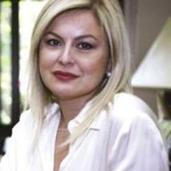 Deniz Ülke Arıboğan bankacı oldu
