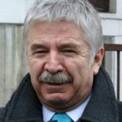 Kabataşlılar'dan Ali Kırca'ya ödül