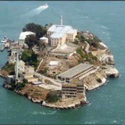 Alcatraz adası nedir