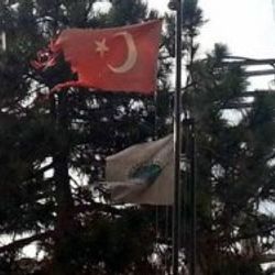 Unutulan bayrağın içler acısı hali