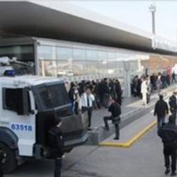 Atatürk Havalimanı'nda 3 cenaze için gergin bekleyiş