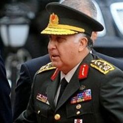 Necdet Özel komandoları ziyaret etti