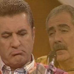 Mustafa Sarıgül'ü canlı yayında ağlatan Baba türküsü