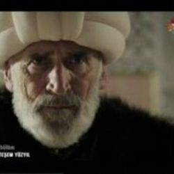 Tuncel Kurtiz'den Muhteşem Yüzyıl eleştirilerine yanıt