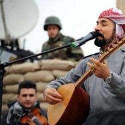 Şivan Perver peşmergeye konser verdi
