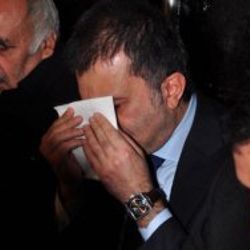 Ömer Çelik şehit evinde gözyaşlarını tutamadı