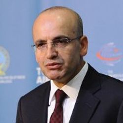 Bakan Şimşek'in uçağı zorunlu iniş yaptı