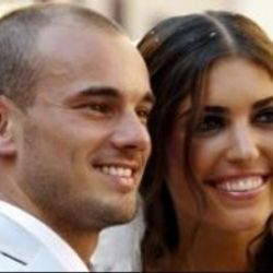 Sneijder'in eşi Yolanthe'dan Galatasaray Üniversitesi tweeti