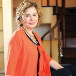Nazlı Ilıcak'tan Muhteşem Süleyman eleştirisi