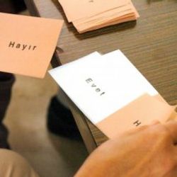 İzmirli kadınlar anayasa değişikliği için EVET diyor