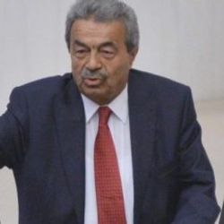 AK Partili Elitaş'tan Genç'e lağım çukuru benzetmesi