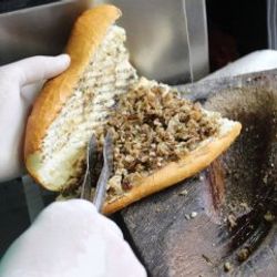 İstanbul'da 21 yaşındaki genç kokoreç yerken öldü