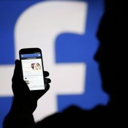 Facebook anasayfada çıkan reklamları azaltacak