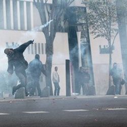 Fransa'da gaz bombası yasaklandı