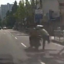 İnatçı polisin zor anları İZLE