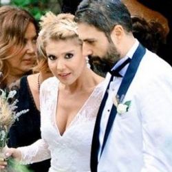 Erhan Çelik Gülben Ergen'e komşu oldu