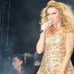 Hadise Antalya'yı coşturdu