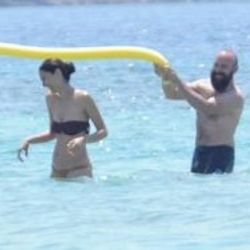 Halit Ergenç'ten Bergüzar'a sosisli şaka