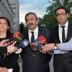 Yalçın Akdoğan HDP heyeti ile görüştü