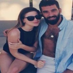 Arda Turan Hadise'nin kardeşiyle poz verdi İZLE