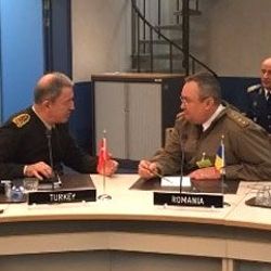 Genelkurmay Başkanı Hulusi Akar NATO zirvesinde