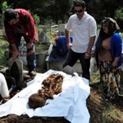 35 yıllık husumet mezarları yerinden etti